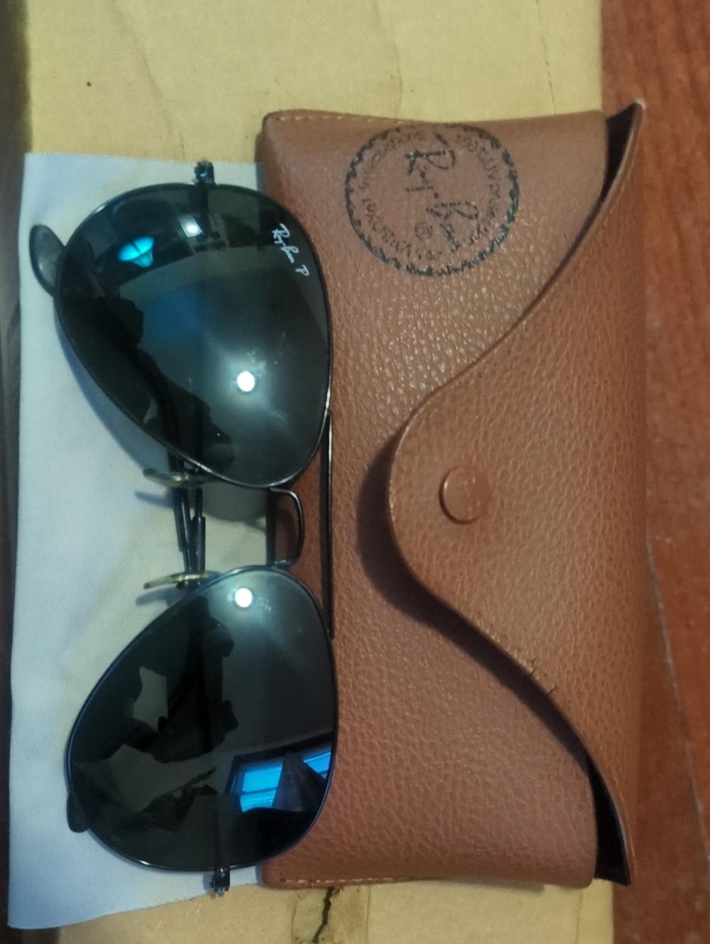 Ray-Ban Men's Black Aviator Sunglasses with Brown Case